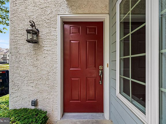 2nd image of 321 Bristol Cir #321