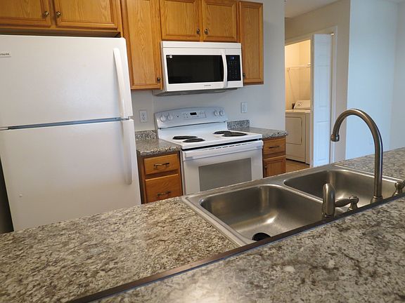 5th image of 2738 W Tharpe St APT 903