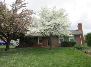 2910 Edinburgh Dr, Lexington, KY 40517
