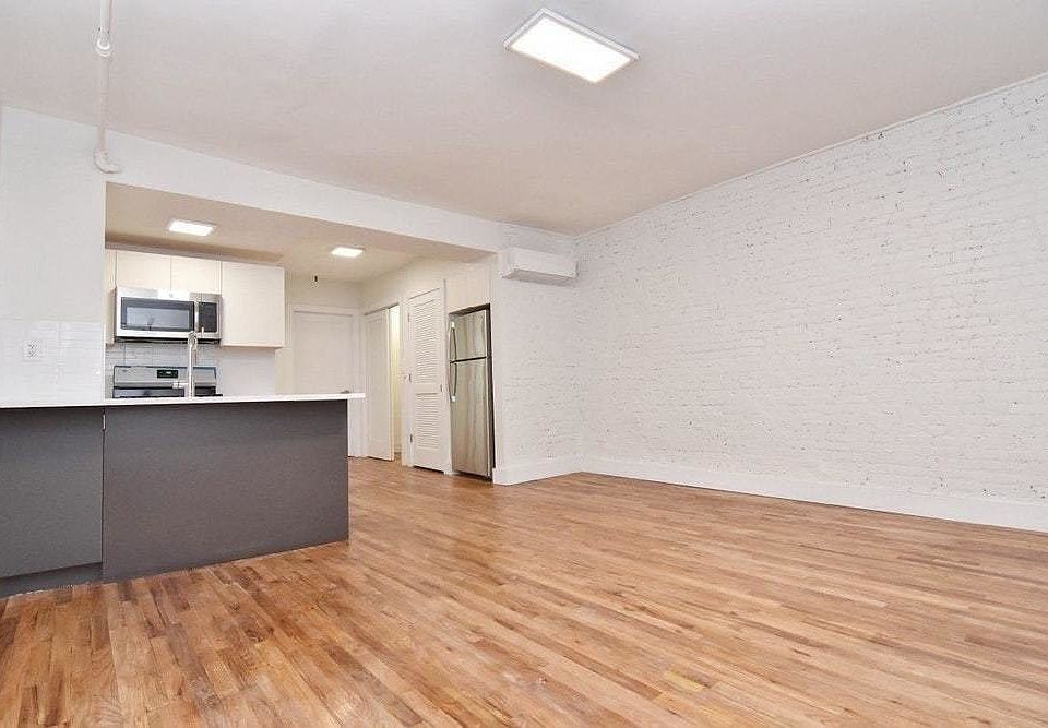 1st image of 385 Convent Ave #1