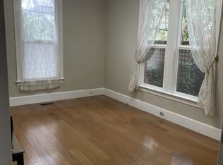 5622 SE Oak St #1, Portland, OR 97215