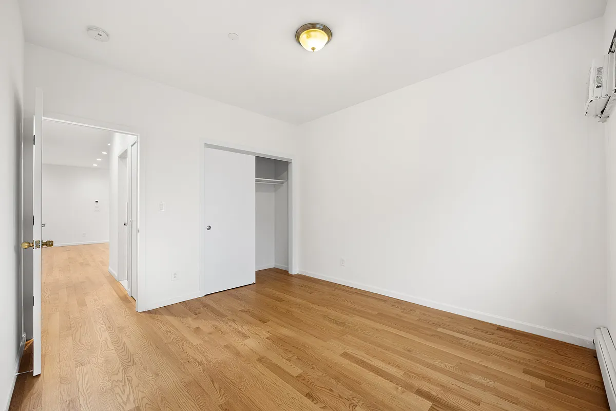 Building Photo - 237 Avenue Z #2