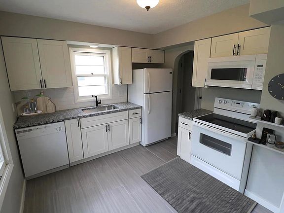 4th image of 6525 Emmet St