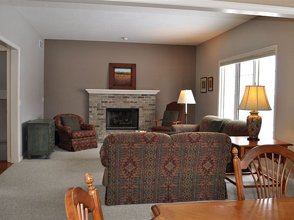 2nd image of 2515 Knightsbridge Dr