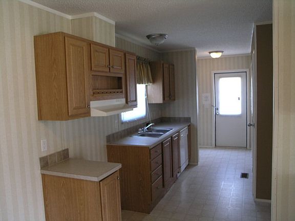 4th image of 140 Doe Ln