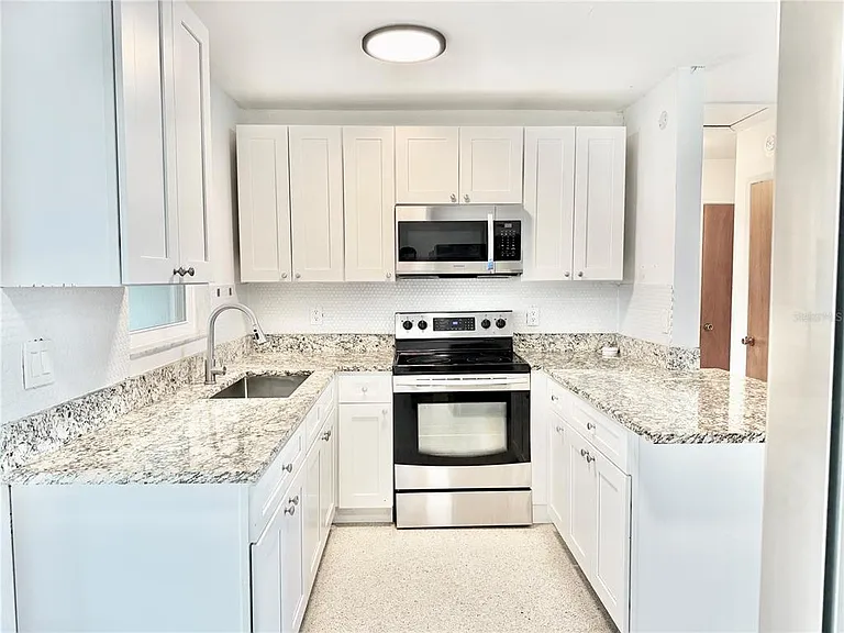 1764 S Martin Luther King Jr Ave — Photo 18