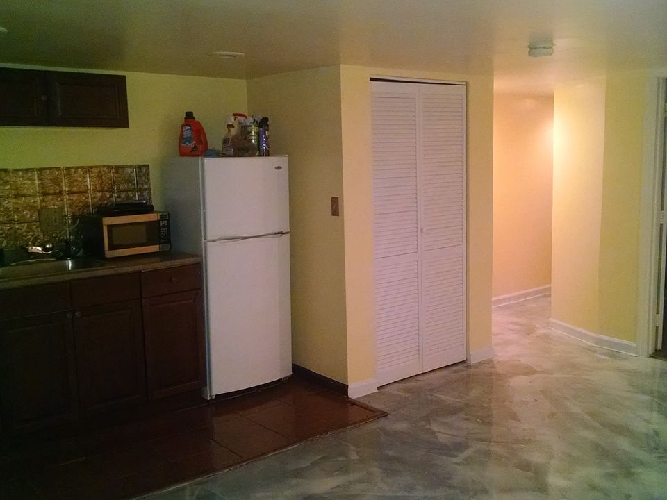 Kit and hallway