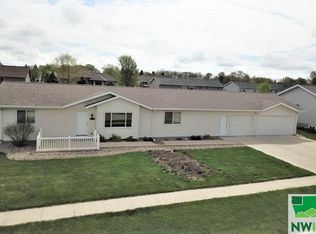 621 24th Ave, Sheldon, IA 51201