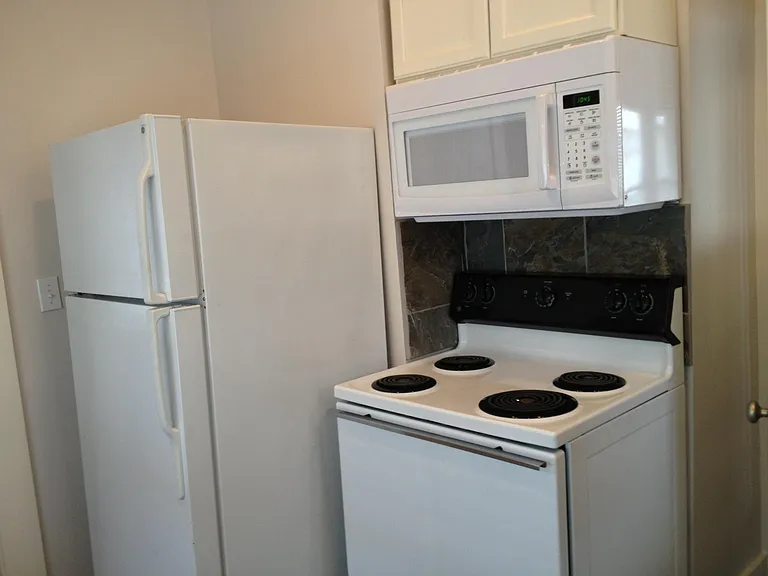 424 S Victor Ave — Photo 6