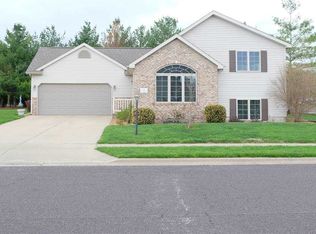 2 Pin Oak Ct, Washington, IL 61571