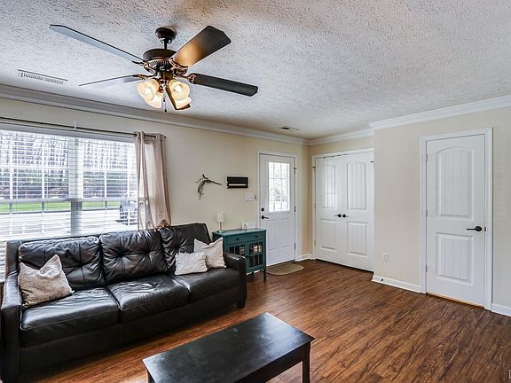 5th image of 32 Lawton Cir