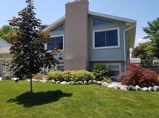 1008 Lincolnshire Dr, Saint Johns, MI