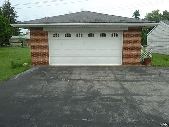 4th image of 11 Olympia Dr