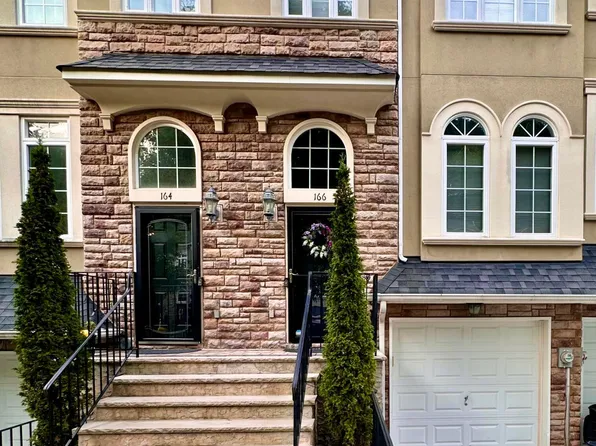 166 Presentation Cir, Staten Island, NY 10312