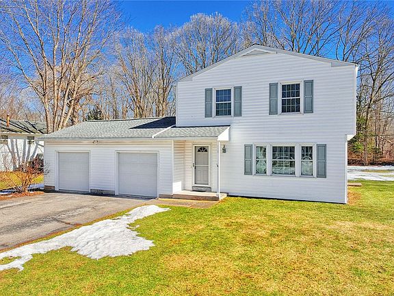 3rd image of 110 Hillary Dr