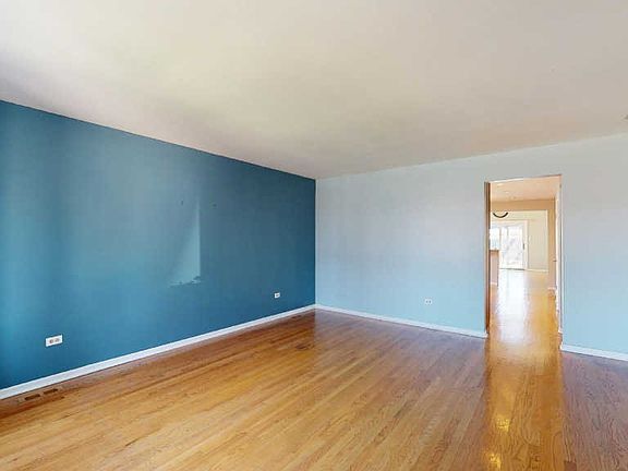 3rd image of 10039 S Marion Ave