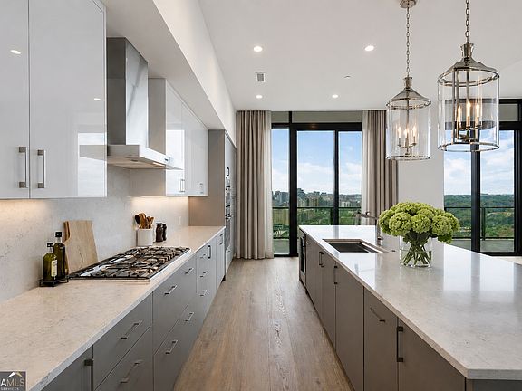 3rd image of 2425 Peachtree Rd #1806