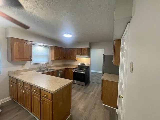 8829 Greenburg Dr — Photo 4