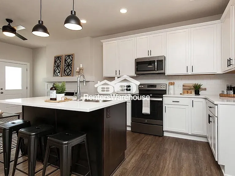 3639 NE Kara Ln — Photo 5