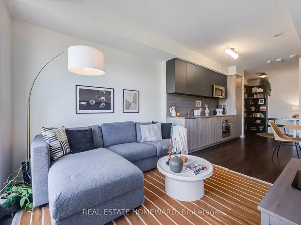 223 Saint Clair Ave W #309, Toronto, ON M4V 0A5