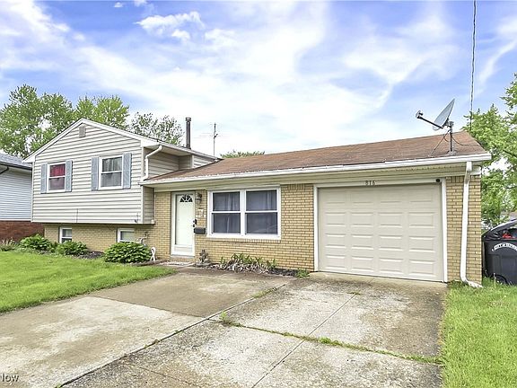 3rd image of 816 Sherwood Dr