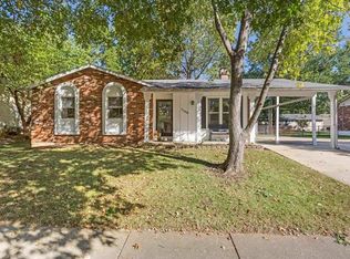 1108 Holgate Dr, Ballwin, MO 63021