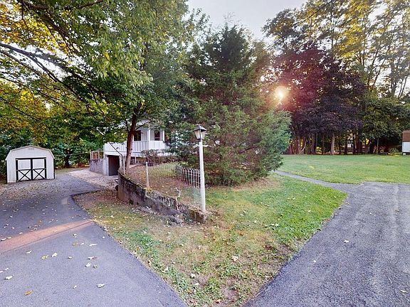 5th image of 207 Central Ave