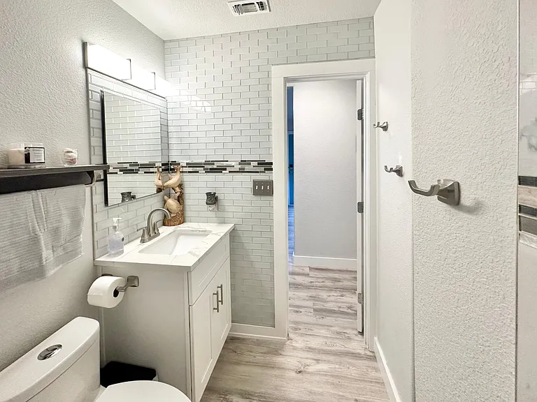 414 Templeton Dr — Photo 11