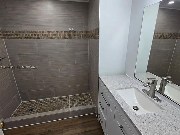 5th image of 2424 SE 17th St APT 110B