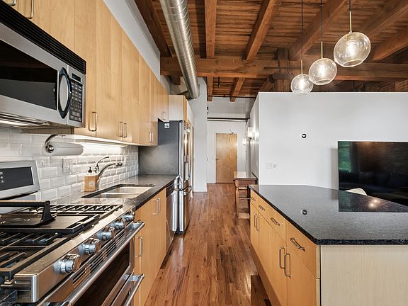 3rd image of 2111 W Churchill St APT 201