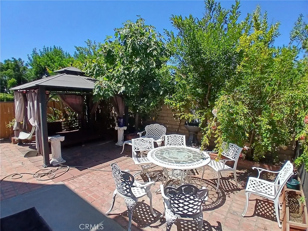 3 bed, 2.5 bath, 1321 sqft, $3,650 — Photo 2