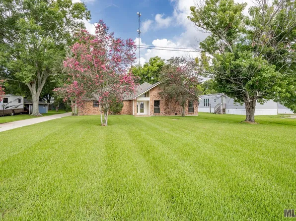 7684 1st St, Addis, LA 70710