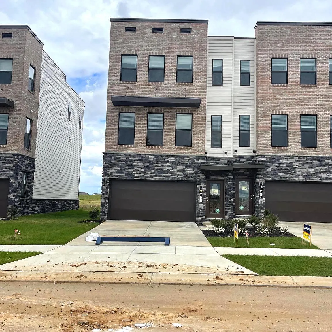 4 bed, 3.5 bath, $3,095 — Photo 2