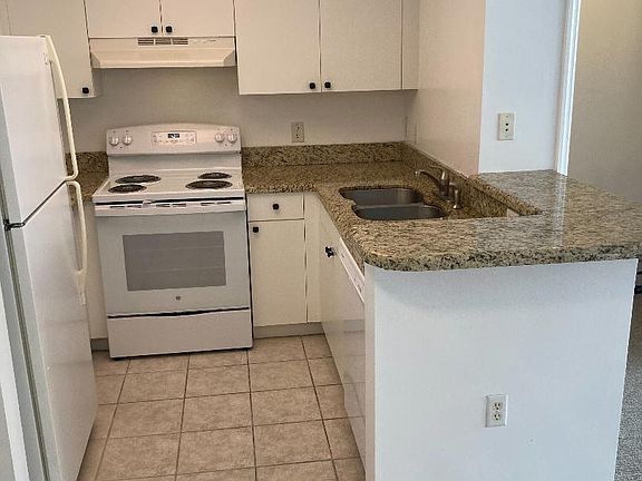 5th image of 2107 SE 10th Ave APT 822