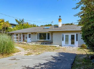 2078 Quimper St, Oak Bay, BC V8S 2H6