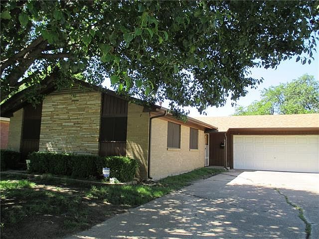 1st image of 722 Blueberry Ln