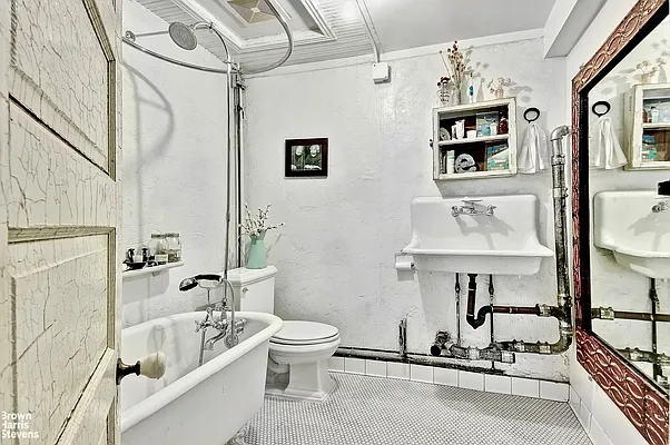 Sold by Brown Harris Stevens | media 9