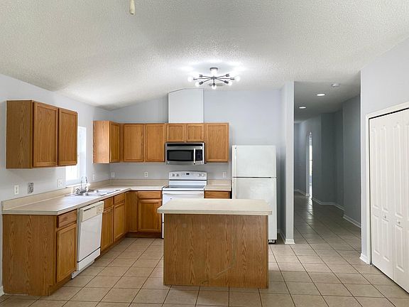 5th image of 5808 Mariposa Cove Ln