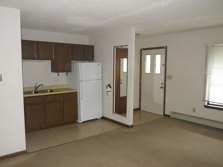 203 River St-Martin Apts — Photo 2