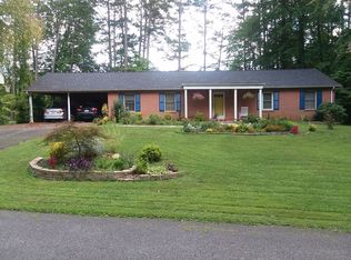 340 Folly Farms Cir, Mount Airy, NC 27030