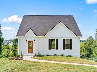 135 Whitehall Dr, Clarksville, TN 37042