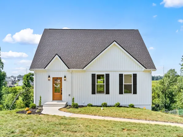 135 Whitehall Dr, Clarksville, TN 37042