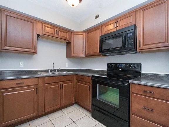 2nd image of 109 Southview Dr APT 6