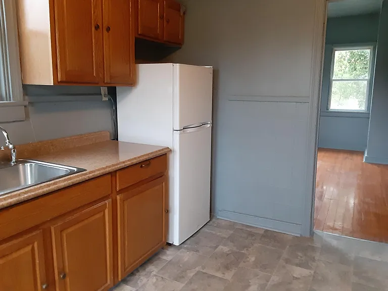 20503 Southlawn Ave #B — Photo 5