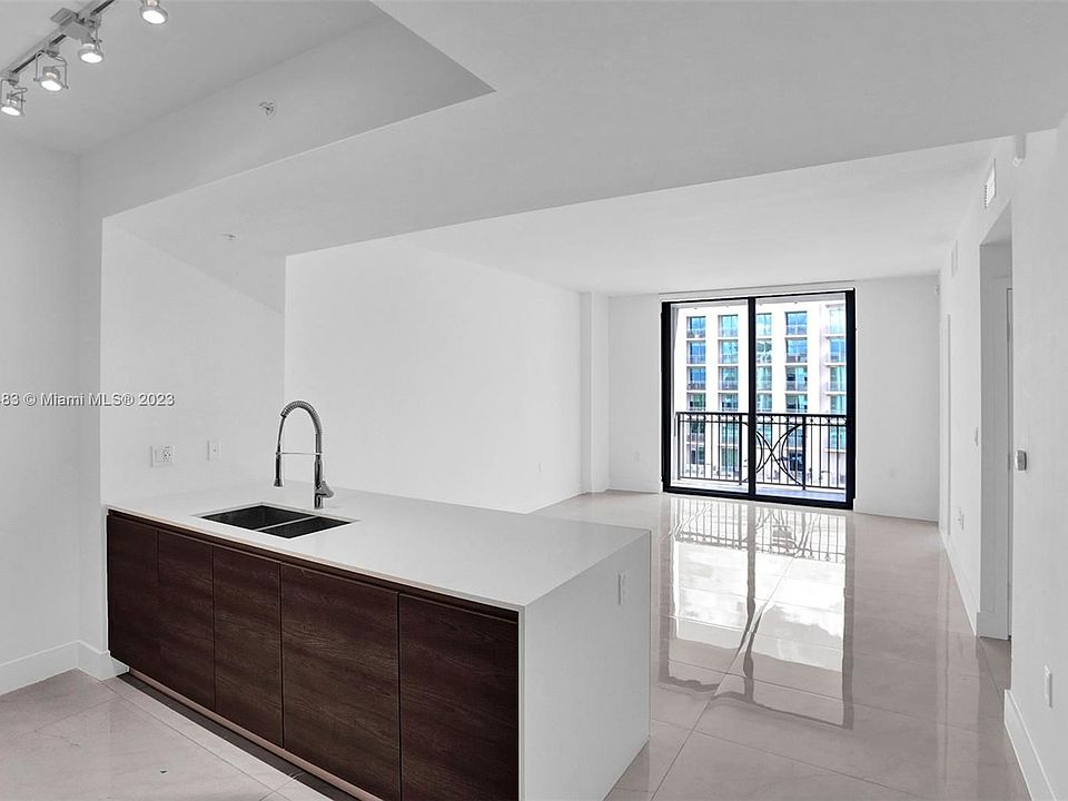 1st image of 301 Altara Ave APT 728