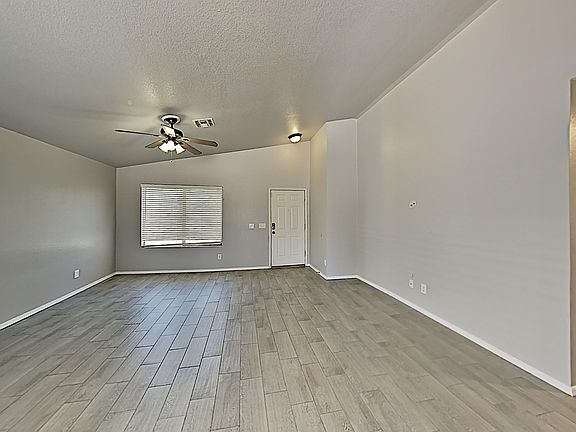 3rd image of 828 E Via Elena St