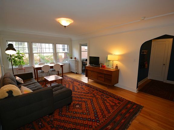 4th image of 525 16th Ave E Unit 303