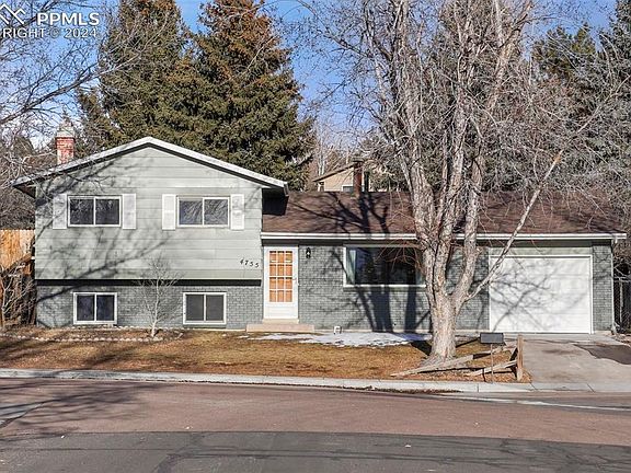3rd image of 4755 Montebello Dr