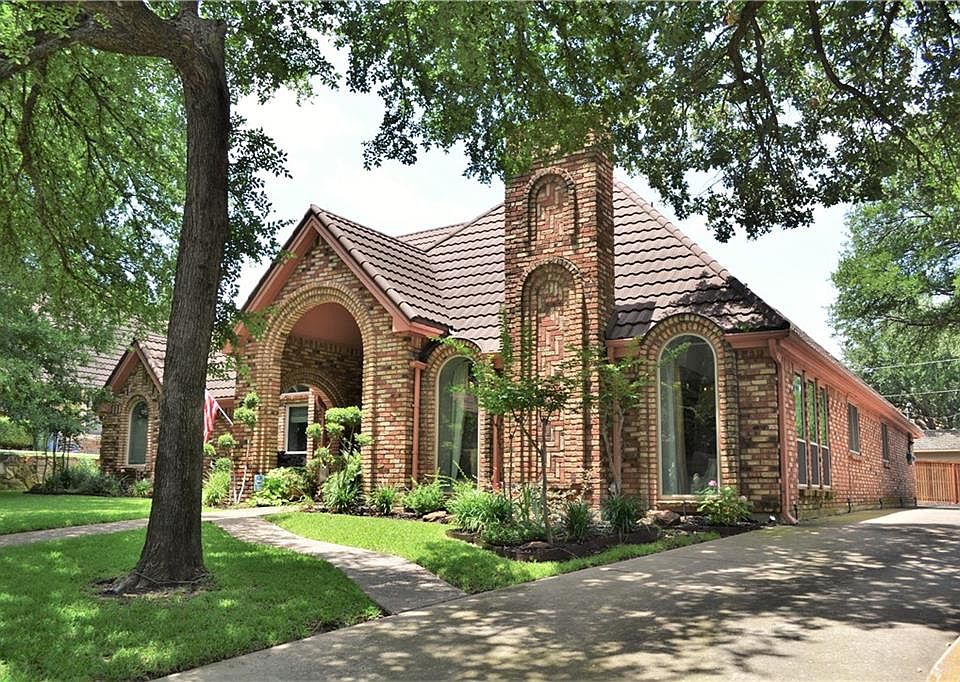 1st image of 3137 Woodridge Dr