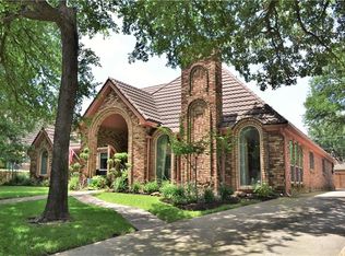 3137 Woodridge Dr, Hurst, TX 76054